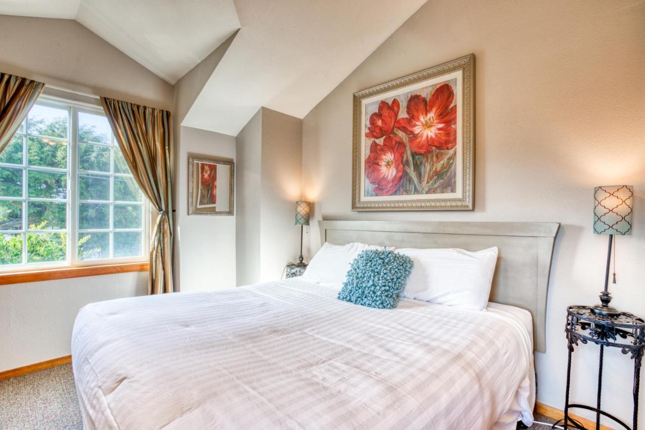 Beaches Inn | Orca Bay Townhouse Канън Бийч Екстериор снимка